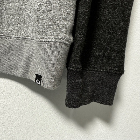 Volcom Radical Days Gray Raglan Fleece Sweatshirt Women’s Size XS Sporty Skater - Picture 7 of 14